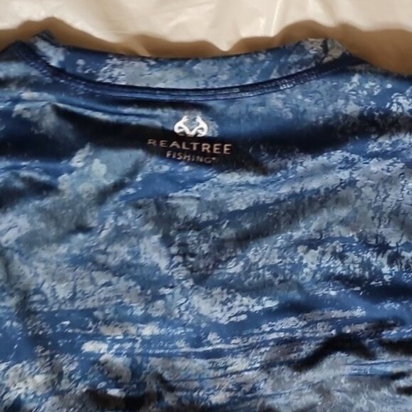 Realtree Fishing Men's Small Blue Long Sleeve Performance Fishing Tee Used - Picture 5 of 14